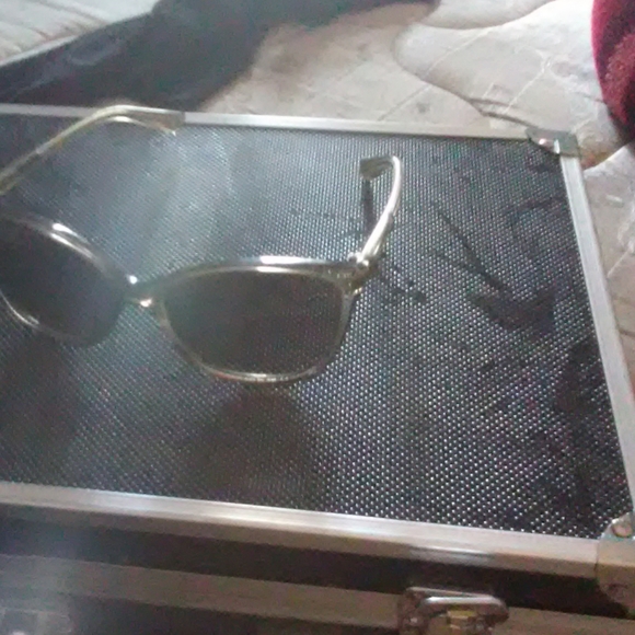 Guess sunglasses - Picture 1 of 2